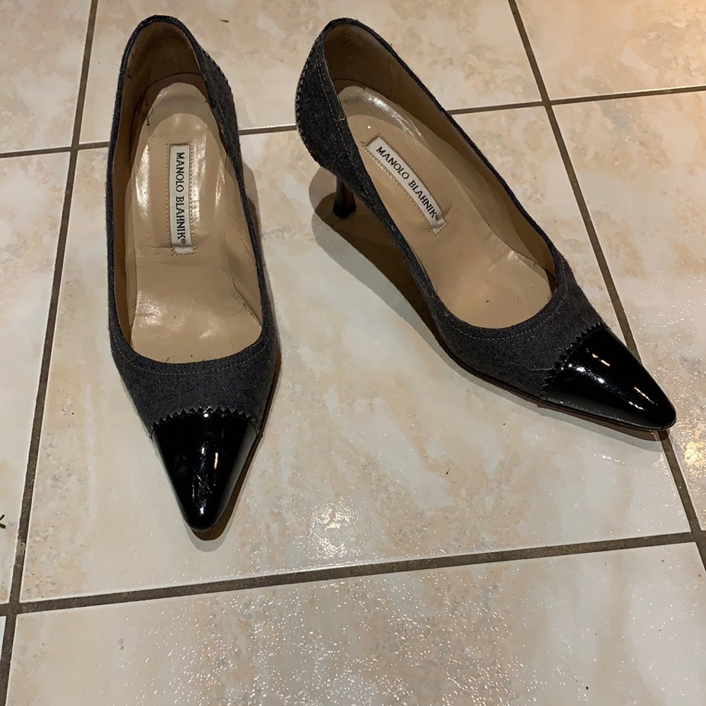 Manolo Blahnik black and grey pump